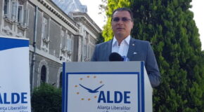 Ionel Petre a demisionat din fruntea ALDE Dâmbovița, înainte de realizarea fuziunii cu Pro România. Florin Preda, propunerea acestuia pentru președinția interimară a Organizației Județene