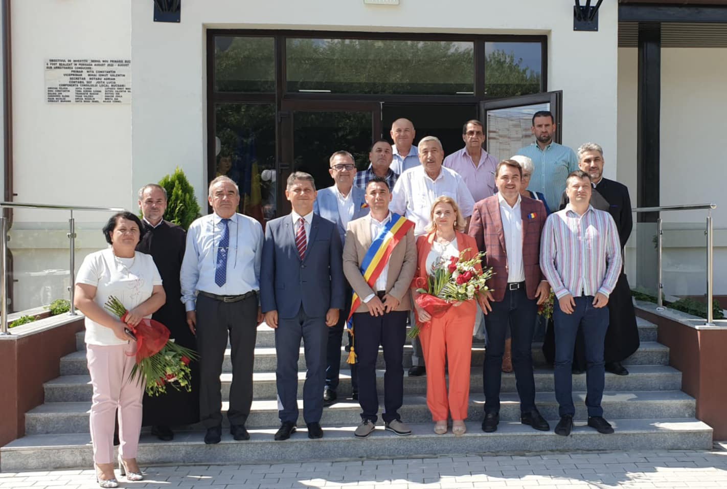 Echipa PSD Dâmbovița, alături de locuitorii și autoritățile locale de la Bucșani, Potlogi și Văleni, de Zilele localităților. La Bucșani a fost inaugurat și noul sediul al Primăriei.