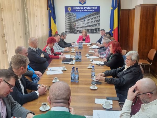 Camera de Comerț Dâmbovița, invitat permanent la ședințele Comisiei de Dialog Social. Decizia a fost luată de prefectul județului la prima întâlnire a Comisiei din acest an.
