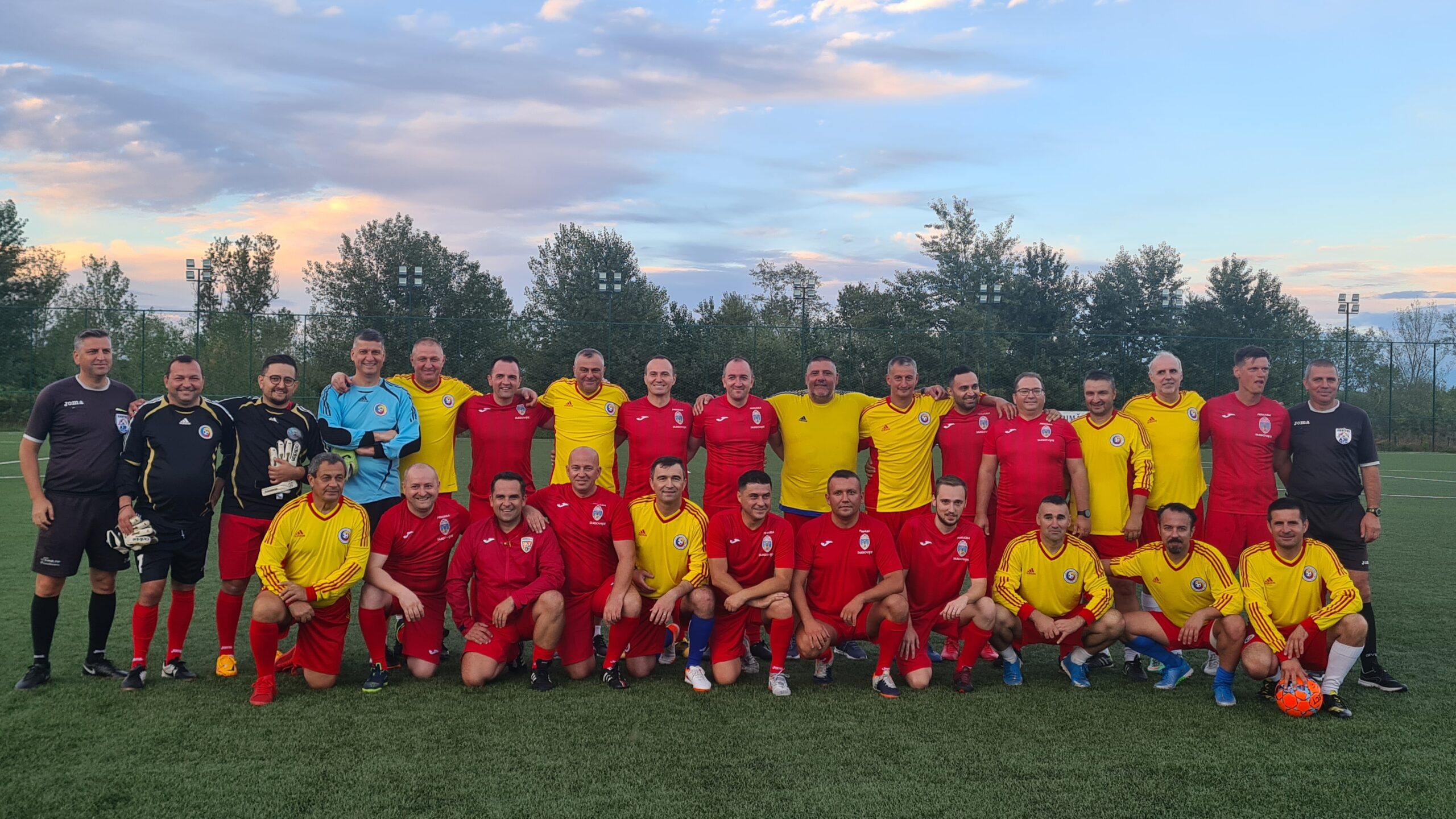 Ambiție, determinare, multe goluri și distracție la Meciul Vedetelor, disputat de echipa Primăriei și Consiliului Local Târgoviște și Chindia Old Boys în cadrul Zilelor Cetății 2022. VIDEO