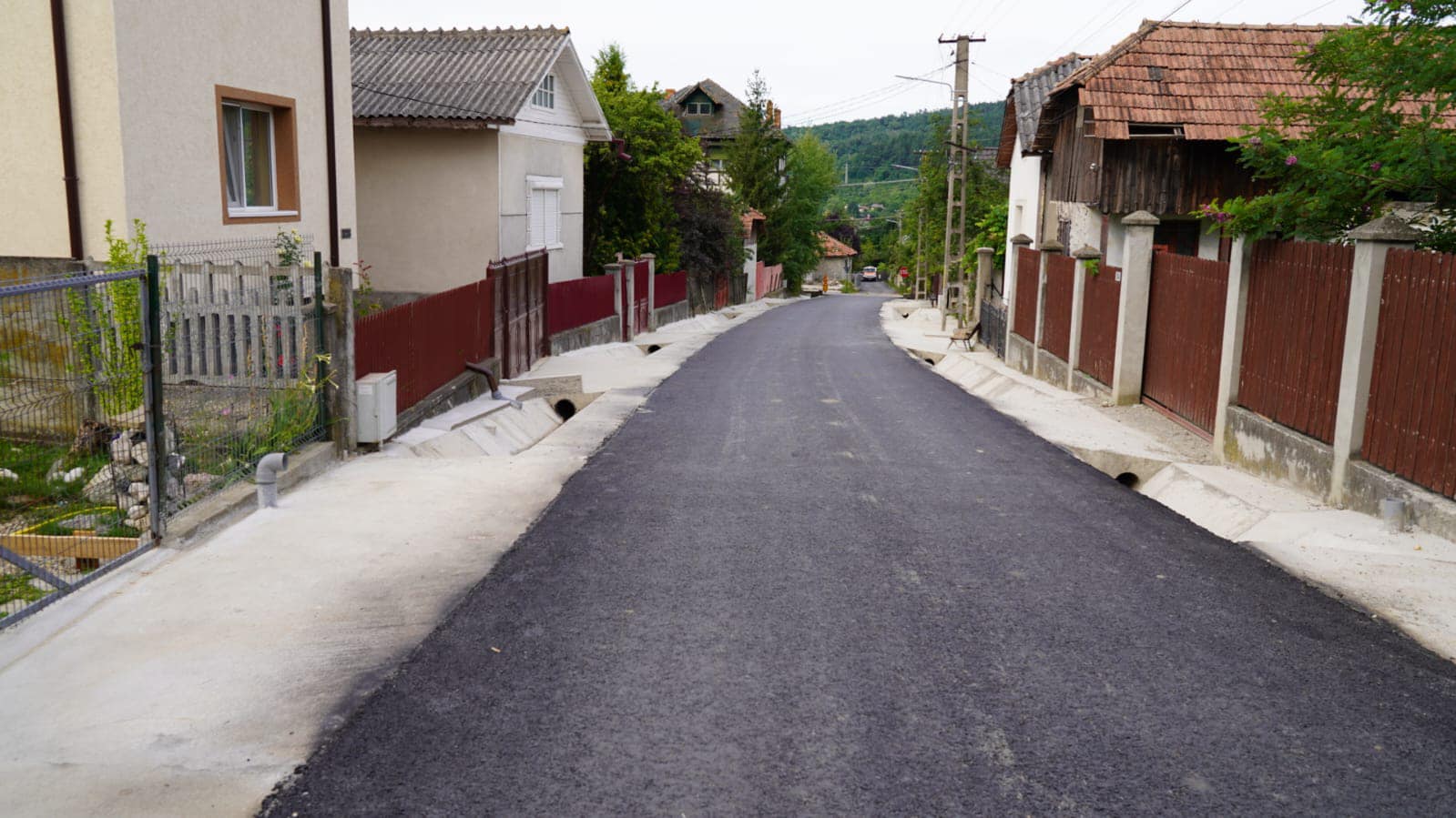 La Buciumeni, lucrări la drumuri în colaborare cu Consiliul Județean Dâmbovița. Programul Județean de Dezvoltare Locală, „motor” de dezvoltare pentru zeci de comune