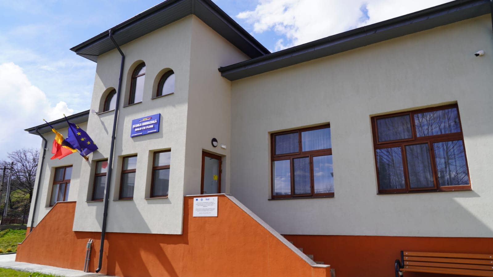 Școală nouă, modernă, dotată la cele mai înalte standarde, inaugurată în comuna Malu cu Flori.