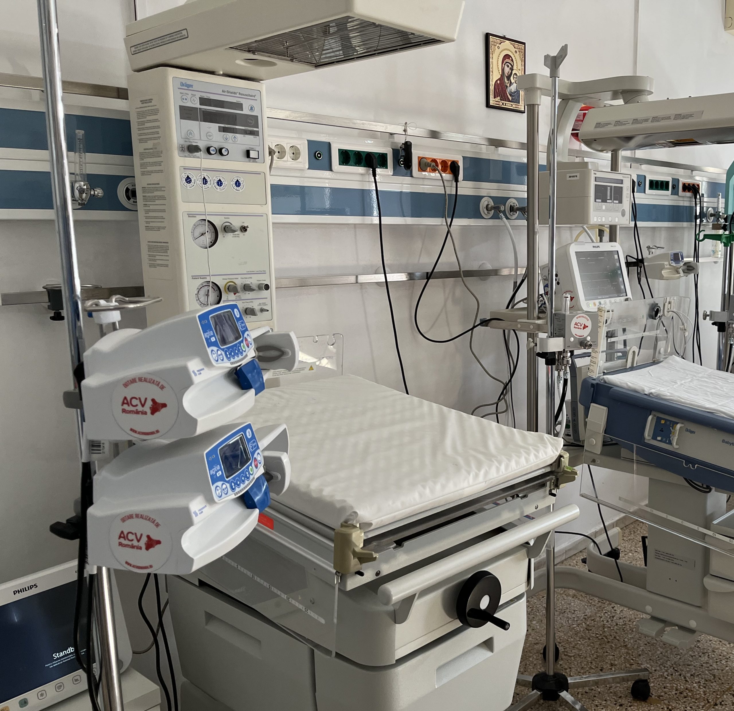 Investiție în Viitor: ACV România și ING Bank România au dotat secția de Terapie Intensivă Nou-Născuți de la Spitalul Județean de Urgență de la Târgoviște cu 4 echipamente performante.